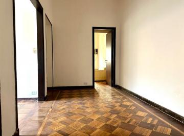 Departamento · 55m² · 3 Ambientes · Dpto Tres Ambientes a Reciclar en Venta en El Casco Histórico. Alsina y Bernardo de Irigoyen.