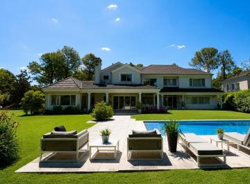 Casa · 600m² · 7 Ambientes · 2 Cocheras · Casa a La Venta en Country Club San Diego, Moreno