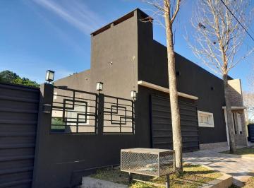 Casa · 178m² · 3 Ambientes · 3 Cocheras · Casa en Exclusivo Barrio Privado con Bajada de Lanchas!