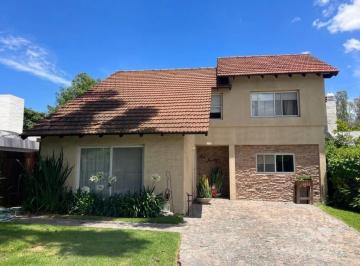 Casa · 140m² · 5 Ambientes · 2 Cocheras · Alquiler Casa 5 Ambientes Pileta Parrilla Country Maschwitz Club