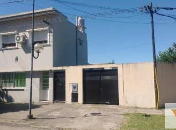 Casa · 200m² · 3 Ambientes · 2 Cocheras · Casa en Venta - 2 Dorm. 2 Baños - Cocheras - 300 m² - La Plata