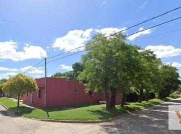 Casa · 131m² · 3 Ambientes · Casa en Venta - 2 Dorm. 1 Baño - Cochera - 419 m² - Carmen de Areco