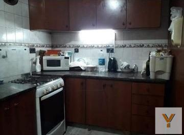 Casa · 140m² · 5 Ambientes · 1 Cochera · Casa en Venta - 2 Dorm. 1 Baño - 140 m² - La Plata