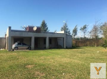Casa · 120m² · 3 Ambientes · 2 Cocheras · Casa Quinta en Venta - 2 Dorm. 1 Baño - 120 m² - Chivilcoy