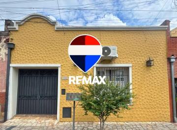 Casa · 190m² · 4 Ambientes · 1 Cochera · Casa en Venta Sobre Av Entre Rios Macrocentro