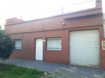 Casa · 145m² · 3 Ambientes · Venta Casa con Local Terraza y Patio Banfield