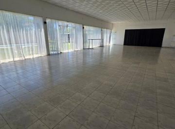 Local comercial · 366m² · Se Vende Gran Salón Comercial en Sauce Viejo