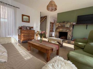 Casa · 171220m² · 4 Ambientes · 1 Cochera · Casa 3 Dorm en Barrio Uncas - Tandil