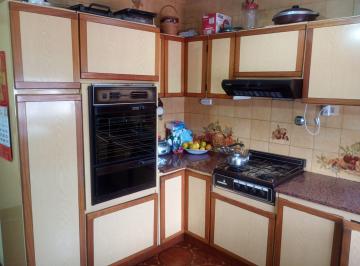 Casa · 120m² · 5 Ambientes · Venta Casa con Departamento y Local Laferrere