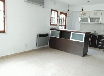 Casa · 76m² · 4 Ambientes · 1 Cochera · Venta V. Sarmiento Duplex 3 Amb Cochera Apto Cred