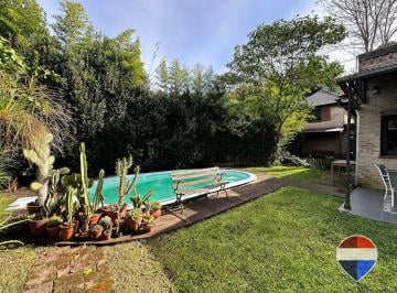 Casa · 137m² · 4 Ambientes · 1 Cochera · Venta Casa 3 Dorm. Burzaco Apto Credito