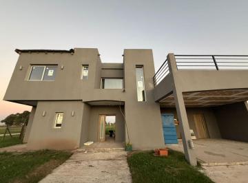 Casa · 172m² · 4 Ambientes · 2 Cocheras · Casa en Venta en Canning La Alameda