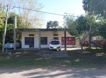 Casa · 190m² · 5 Ambientes · 4 Cocheras · Casa en Venta - 4 Dorm. 3 Baños 4 Cocheras - 350 m² - Las Toninas
