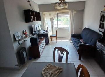 Departamento · 67m² · 4 Ambientes · Venta 4 Ambientes Ascensor y Toilette en Banfield