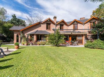 Casa · 360m² · 6 Ambientes · 4 Cocheras · Venta Casa Parque Leloir 1760 m² Pileta Permuta