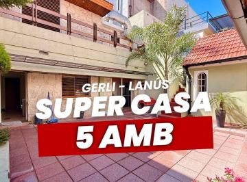 Casa · 170m² · 5 Ambientes · 1 Cochera · Casa 5 Amb. C/quincho Apto Crédito Opción Permuta