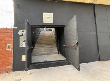 Local comercial · 430m² · Local Salon Alquiler Gonzalez Catan Usos Multiples
