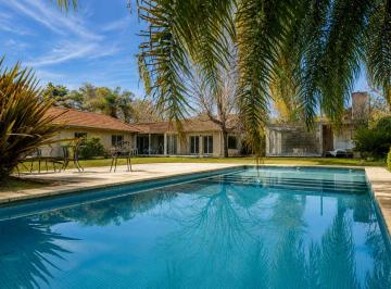 Casa · 250m² · 5 Ambientes · 2 Cocheras · Casa Venta Club de Campo Aranzazu Pileta Seguridad