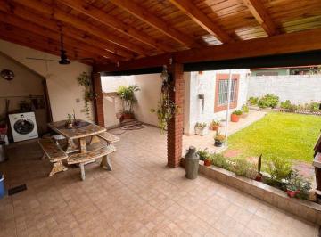 PH · 73m² · 4 Ambientes · 1 Cochera · Venta PH Al Frente C/cochera Ballester