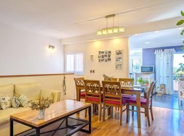 Casa · 68m² · 3 Ambientes · Casa en Venta en Barrio Belgrano de 2 Dorm.