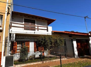 Casa · 204m² · 5 Ambientes · 2 Cocheras · Venta Casa 5 Amb Lujan Jardin y Parque