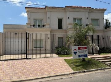 Casa · 270m² · 6 Ambientes · 1 Cochera · Venta Casa 6 Amb. C/ Pileta - Apto Credito - C Evita