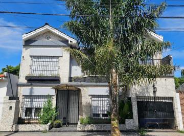 Casa · 169m² · 5 Ambientes · 2 Cocheras · Venta Permuta Casa 5 Ambientes Pileta y Cochera
