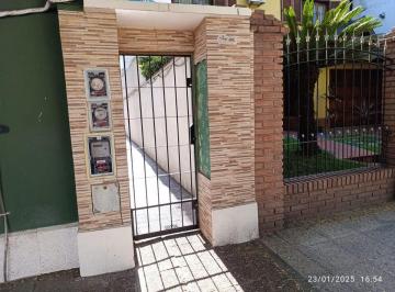 PH · 90m² · 3 Ambientes · Venta PH 3 Amb Mas 2 Departamentos en Moron