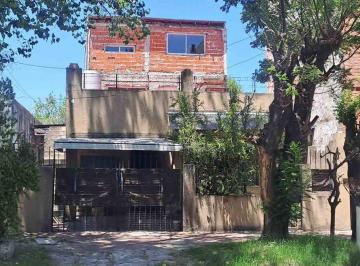 Casa · 107m² · 5 Ambientes · 1 Cochera · Venta Casa Multifamiliar Oportunidad
