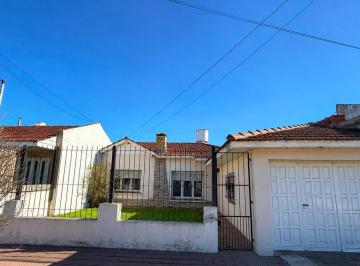 Casa · 153m² · 4 Ambientes · 1 Cochera · Alquiler | Casa de 4 Ambientes con Parque, Quincho y Cochera