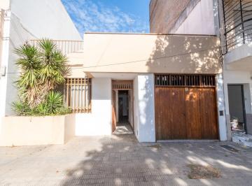 Casa · 183m² · 4 Ambientes · 1 Cochera · Venta Casa Cuatro Dorm. Rep de La Sexta