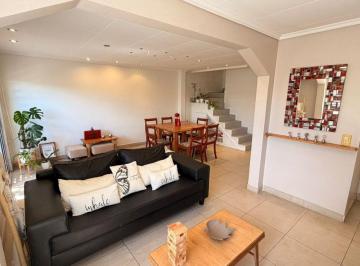 PH · 125m² · 5 Ambientes · 1 Cochera · Venta PH Tríplex | 140 m² Ballester Apto Credito
