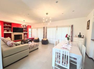 Casa · 363m² · 5 Ambientes · Venta Casa 6 Ambientes en Barrio Golf Las Cañuelas