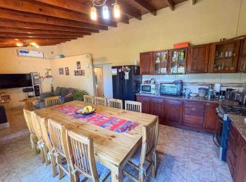 Casa · 102m² · 4 Ambientes · 2 Cocheras · Casa en Venta en Benavidez