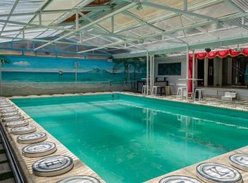 Oficina comercial · 520m² · Oficina/salón de Eventos Piscina 520 m. Pileta!