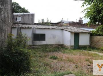 Casa · 300m² · 4 Ambientes · Casa en Venta - 2 Dorm. 1 Baño 2 Locales - 125 m² - El Palomar