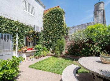 Casa · 145m² · 8 Ambientes · 1 Cochera · Casa en Barrio Bernardino Rivadavia, Zona Norte