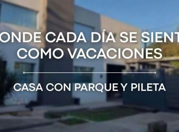 Casa · 260m² · 5 Ambientes · 2 Cocheras · Casa Venta Villa Luzuriaga con Parque y Pileta