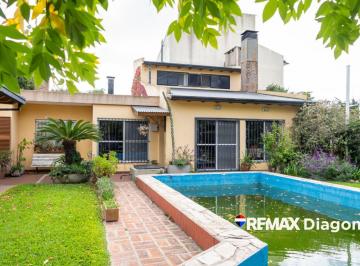 Casa · 125m² · 4 Ambientes · 2 Cocheras · Casa en Venta en Villa del Plata