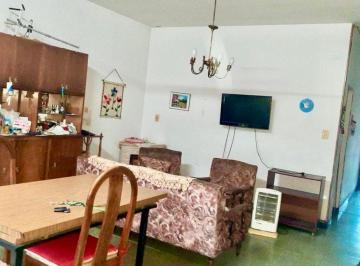 Casa · 116m² · 4 Ambientes · 1 Cochera · Venta Casa 2 Dorm. Cochera, Patio y Parrilla
