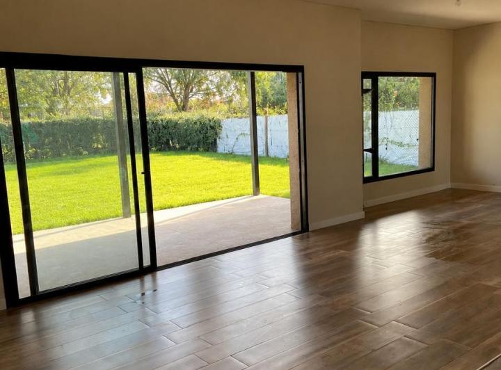 Casa · 95m² · 3 Ambientes · 1 Cochera