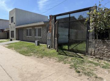 PH · 60m² · 3 Ambientes · 1 Cochera · Vivienda - PH a Refaccionar en Zeballos
