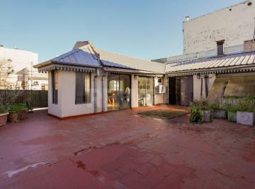 Casa · 194000m² · 4 Ambientes · 1 Cochera · Casa Lote Propio C/ Cochera Terraza y Quincho