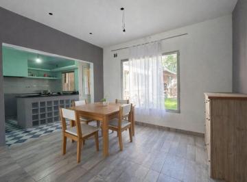 Casa · 230m² · 6 Ambientes · 1 Cochera · Venta Casa Dos Familias Lanús Este Lote Propio