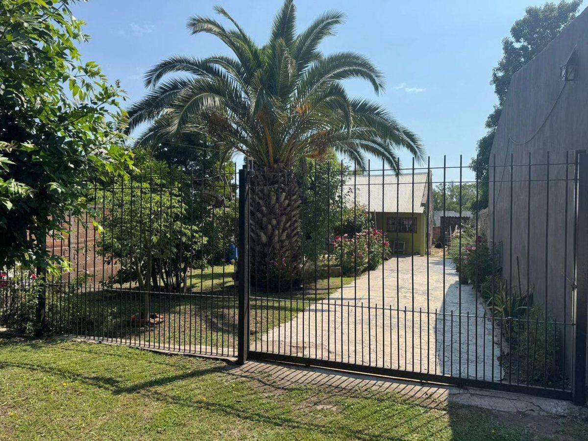 Casa en venta 3 amb, 344m² con cochera — Juan Calchaquí