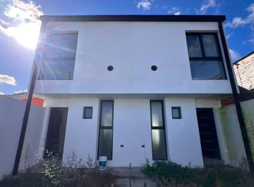 PH · 90m² · 3 Ambientes · 1 Cochera · Duplex en Venta 2 Dorm. con Cochera y Patio
