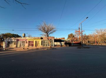 Local comercial · 233m² · Complejo Comercial con Departamentos, Cipolletti