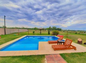 Casa · 2 Ambientes · Venta Quinta Pileta, Quincho + Lote Pileta y Quincho