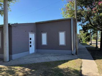 Casa · 82m² · 5 Ambientes · 1 Cochera · Venta Casa 2 Dorm. Barrio Este