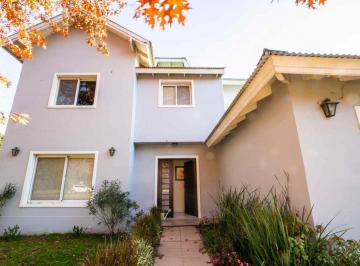 Casa · 215m² · 6 Ambientes · 2 Cocheras · Venta Casa Dúplex en Barrio Privado "Las Fuentes"